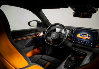 Подержанный автомобиль Zeekr 001 2023 года (14 фото)