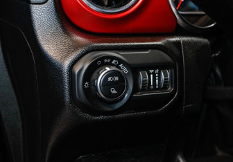 Подержанный автомобиль Jeep Gladiator 2022 года (21 фото)