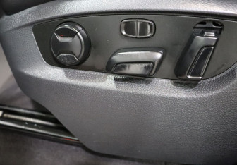 Подержанный автомобиль Volkswagen Touareg 2013 года (12 фото)