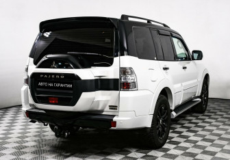 Подержанный автомобиль Mitsubishi Pajero 2019 года (3 фото)