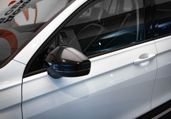 Подержанный автомобиль Volkswagen Tiguan 2019 года (38 фото)