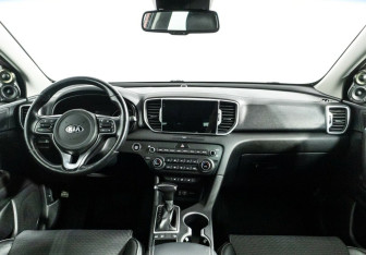 Подержанный автомобиль Kia Sportage 2018 года (8 фото)