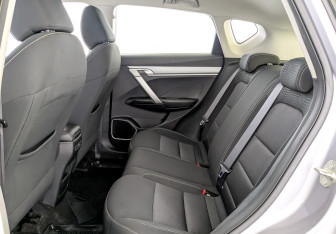 Подержанный автомобиль Geely Coolray 2023 года (12 фото)