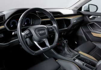 Подержанный автомобиль Audi Q3 Sportback 2020 года (14 фото)