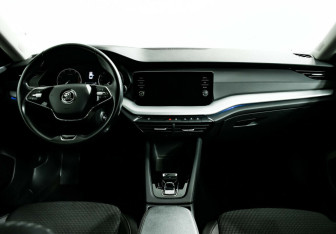 Подержанный автомобиль Skoda Octavia Liftback 2021 года (10 фото)