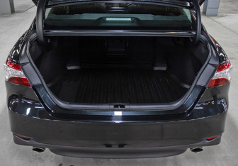 Подержанный автомобиль Toyota Camry Sedan 2023 года (10 фото)