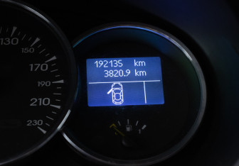 Подержанный автомобиль Renault Fluence 2010 года (12 фото)