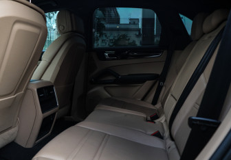 Подержанный автомобиль Porsche Cayenne 2019 года (11 фото)