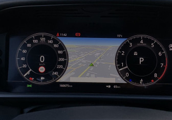 Подержанный автомобиль Land Rover Discovery 2019 года (32 фото)