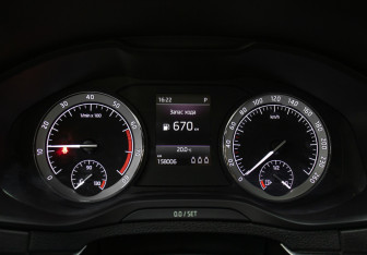 Подержанный автомобиль Skoda Karoq 2020 года (11 фото)