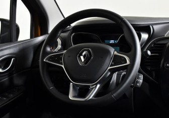 Подержанный автомобиль Renault Kaptur 2021 года (12 фото)