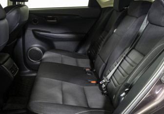 Подержанный автомобиль Lexus NX 2015 года (14 фото)