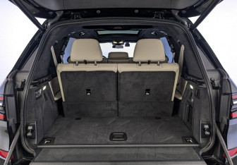 Подержанный автомобиль BMW X7 2024 года (27 фото)
