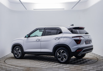 Подержанный автомобиль Hyundai Creta 2022 года (7 фото)