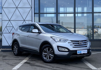 Подержанный автомобиль Hyundai Santa Fe 2014 года (3 фото)