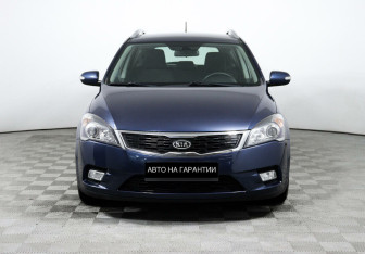 Подержанный автомобиль Kia Ceed Wagon 2012 года (2 фото)