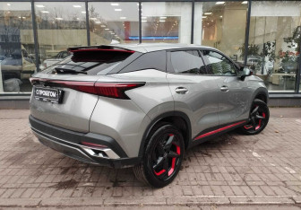 Подержанный автомобиль Omoda C5 2024 года (8 фото)