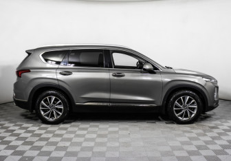 Подержанный автомобиль Hyundai Santa Fe 2019 года (4 фото)