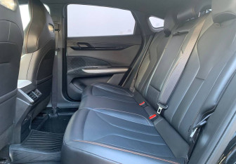 Подержанный автомобиль Changan UNI-V 2024 года (11 фото)