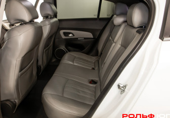 Подержанный автомобиль Chevrolet Cruze Hatchback 2012 года (8 фото)