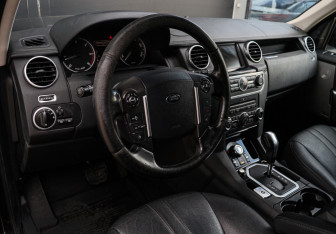 Подержанный автомобиль Land Rover Discovery 2010 года (14 фото)