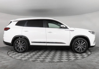 Подержанный автомобиль Chery Tiggo 8 Pro 2021 года (4 фото)