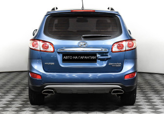 Подержанный автомобиль Hyundai Santa Fe 2012 года (6 фото)