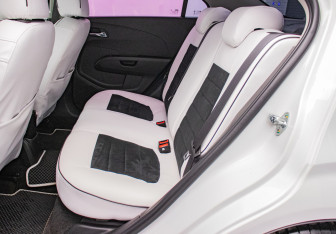 Подержанный автомобиль Chevrolet Aveo Sedan 2015 года (11 фото)