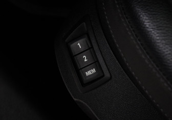 Подержанный автомобиль Opel Insignia Liftback 2014 года (16 фото)