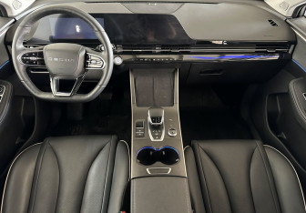 Подержанный автомобиль Omoda C5 2023 года (9 фото)