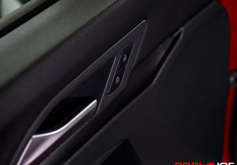 Подержанный автомобиль Volkswagen Golf GTI Hatchback 2021 года (16 фото)