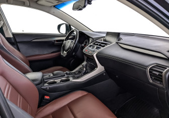 Подержанный автомобиль Lexus NX 2017 года (13 фото)