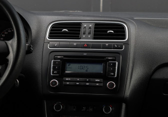 Подержанный автомобиль Volkswagen Polo Sedan 2012 года (13 фото)