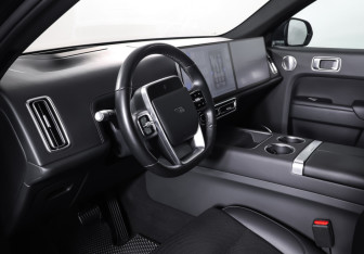 Подержанный автомобиль LiXiang L7 2024 года (15 фото)