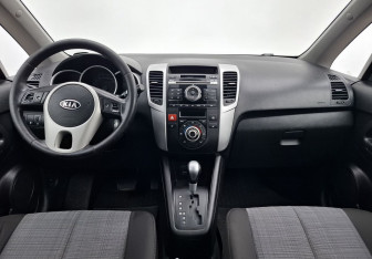 Подержанный автомобиль Kia Venga 2011 года (12 фото)