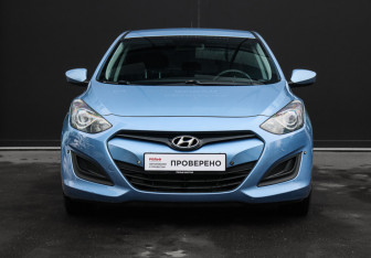 Подержанный автомобиль Hyundai i30 Hatchback 2013 года (2 фото)