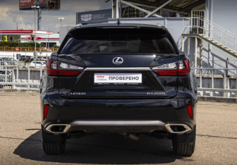 Подержанный автомобиль Lexus RX 2017 года (6 фото)