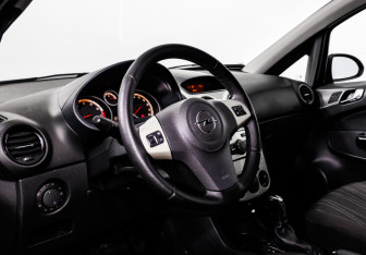Подержанный автомобиль Opel Corsa 2008 года (7 фото)
