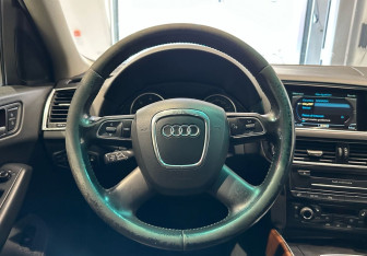 Подержанный автомобиль Audi Q5 2011 года (17 фото)