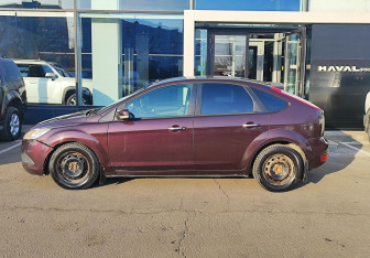 Подержанный автомобиль Ford Focus Hatchback 2010 года (8 фото)