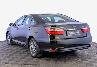 Подержанный автомобиль Toyota Camry Sedan 2015 года (7 фото)