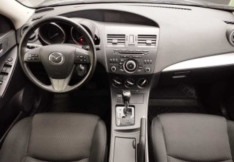 Подержанный автомобиль Mazda 3 Sedan 2013 года (9 фото)