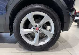 Подержанный автомобиль Jaguar E-Pace 2018 года (21 фото)