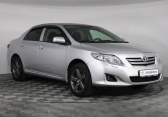 Подержанный автомобиль Toyota Corolla Sedan 2008 года (3 фото)
