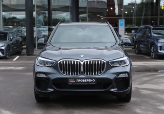 Подержанный автомобиль BMW X5 2019 года (2 фото)