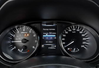 Подержанный автомобиль Nissan Qashqai 2019 года (16 фото)