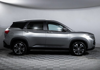 Подержанный автомобиль Chevrolet Captiva 2022 года (4 фото)