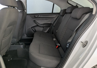 Подержанный автомобиль Skoda Rapid Liftback 2021 года (10 фото)