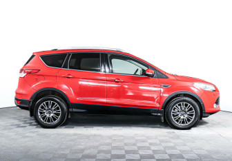 Подержанный автомобиль Ford Kuga 2013 года (4 фото)