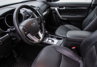 Подержанный автомобиль Kia Sorento 2011 года (10 фото)